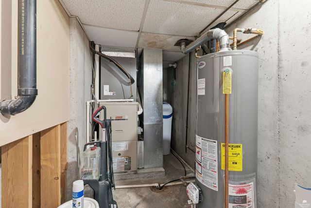 3215 Driftwood Drive, Manhattan, KS 66503