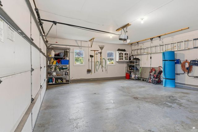 3215 Driftwood Drive, Manhattan, KS 66503