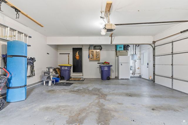 3215 Driftwood Drive, Manhattan, KS 66503