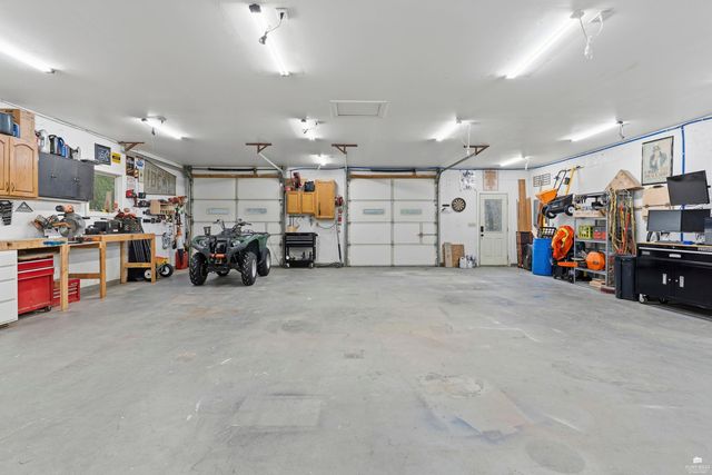 3215 Driftwood Drive, Manhattan, KS 66503