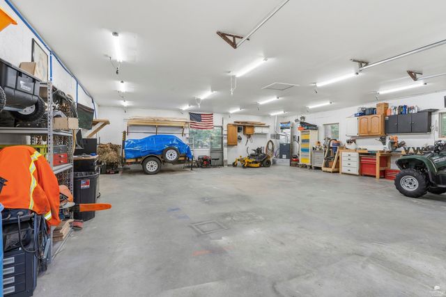 3215 Driftwood Drive, Manhattan, KS 66503