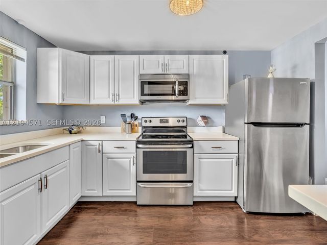 700 SE 6th Ave 201, Deerfield Beach, FL 33441