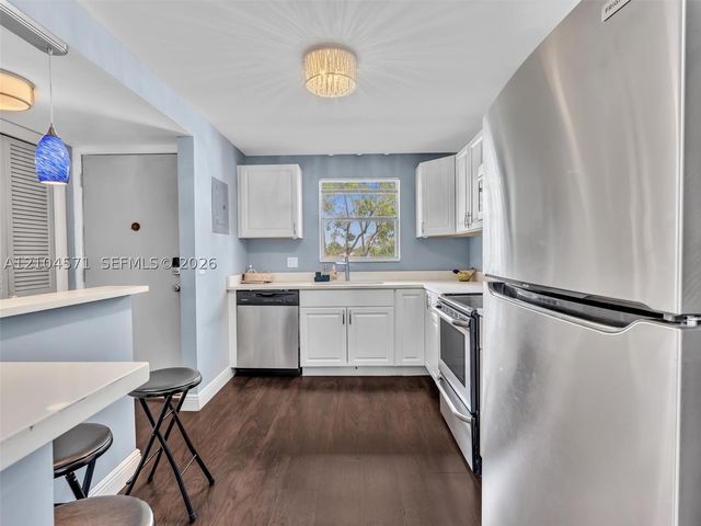 700 SE 6th Ave 201, Deerfield Beach, FL 33441