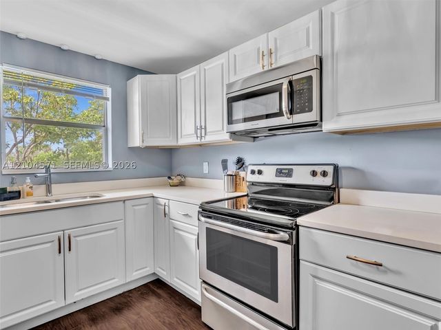 700 SE 6th Ave 201, Deerfield Beach, FL 33441