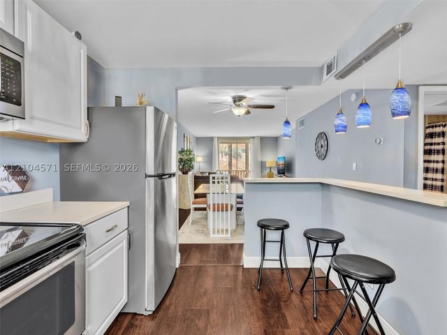 700 SE 6th Ave 201, Deerfield Beach, FL 33441