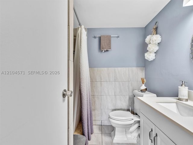 700 SE 6th Ave 201, Deerfield Beach, FL 33441