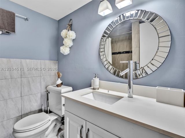 700 SE 6th Ave 201, Deerfield Beach, FL 33441