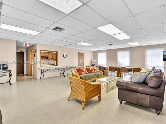 700 SE 6th Ave 201, Deerfield Beach, FL 33441