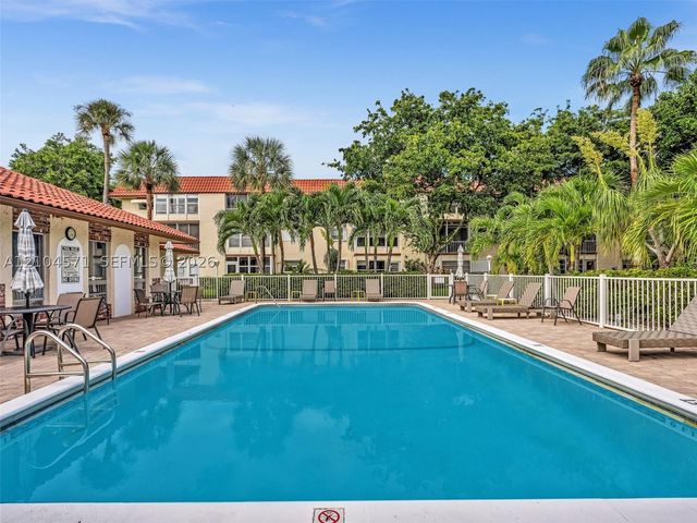 700 SE 6th Ave 201, Deerfield Beach, FL 33441