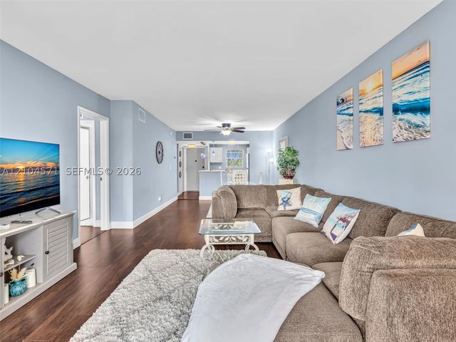 700 SE 6th Ave 201, Deerfield Beach, FL 33441