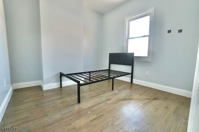 233 Bayview Ave, Jersey City, NJ 07305