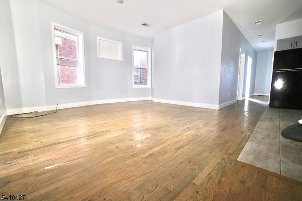 233 Bayview Ave, Jersey City, NJ 07305 — photo 3
