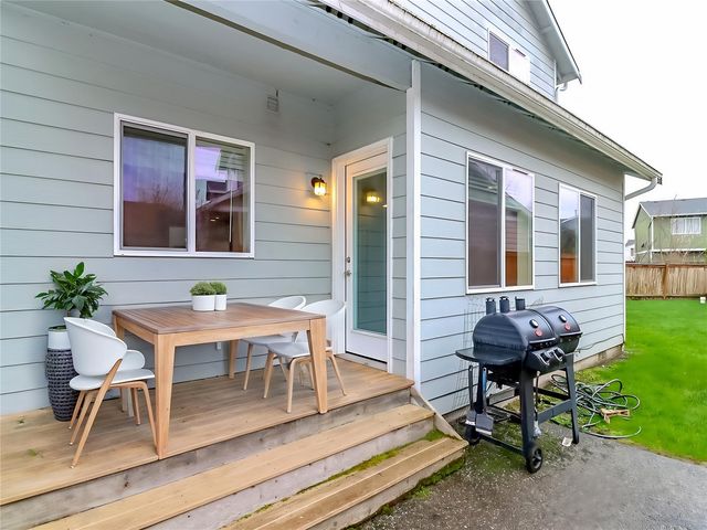 5831 106th Place NE, Marysville, WA 98201