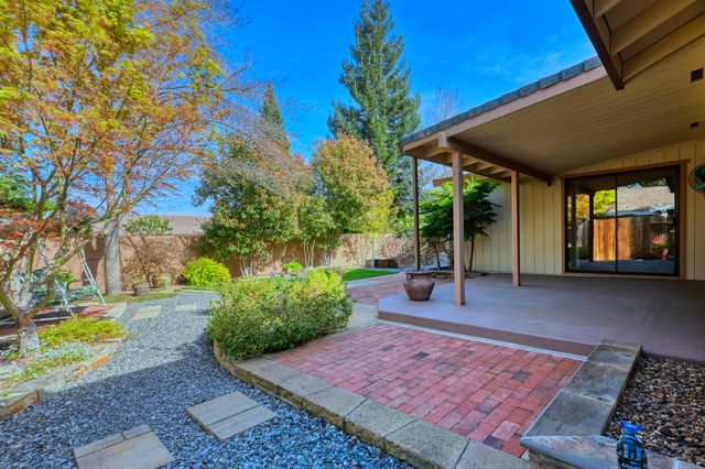 2535 Buckeye Dr, Rocklin, CA 95677