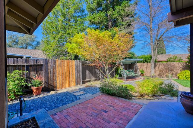 2535 Buckeye Dr, Rocklin, CA 95677