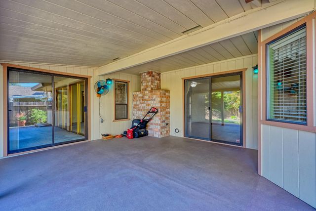 2535 Buckeye Dr, Rocklin, CA 95677