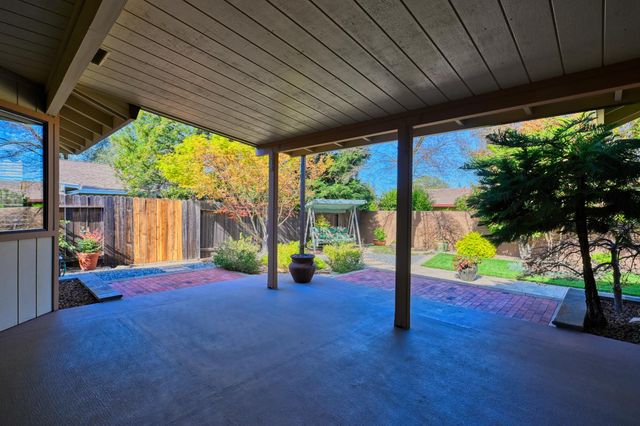 2535 Buckeye Dr, Rocklin, CA 95677
