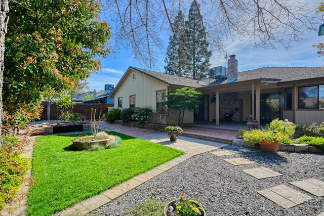 2535 Buckeye Dr, Rocklin, CA 95677