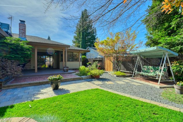 2535 Buckeye Dr, Rocklin, CA 95677