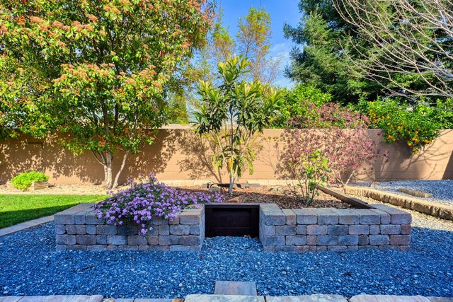 2535 Buckeye Dr, Rocklin, CA 95677