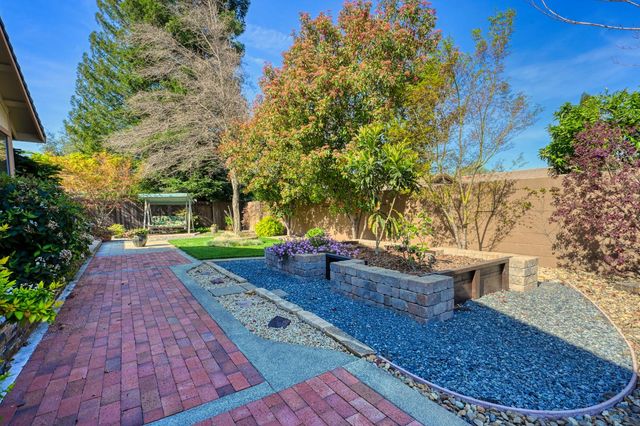2535 Buckeye Dr, Rocklin, CA 95677