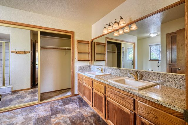 2535 Buckeye Dr, Rocklin, CA 95677