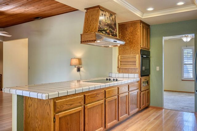 2535 Buckeye Dr, Rocklin, CA 95677