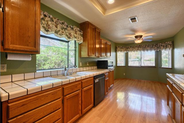 2535 Buckeye Dr, Rocklin, CA 95677