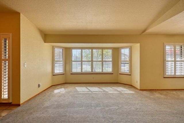 2535 Buckeye Dr, Rocklin, CA 95677