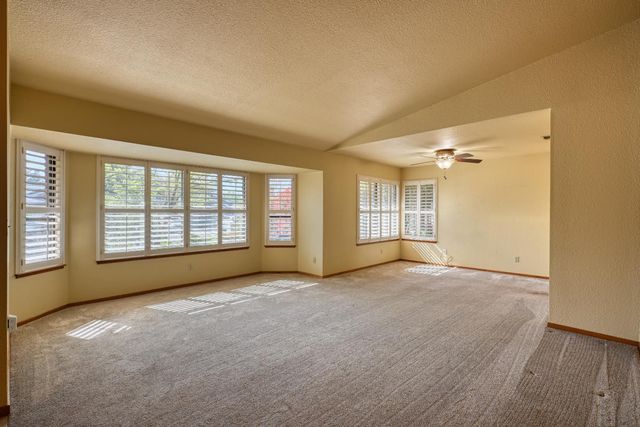 2535 Buckeye Dr, Rocklin, CA 95677