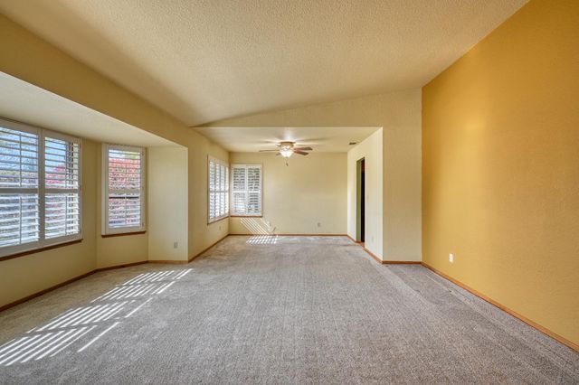 2535 Buckeye Dr, Rocklin, CA 95677