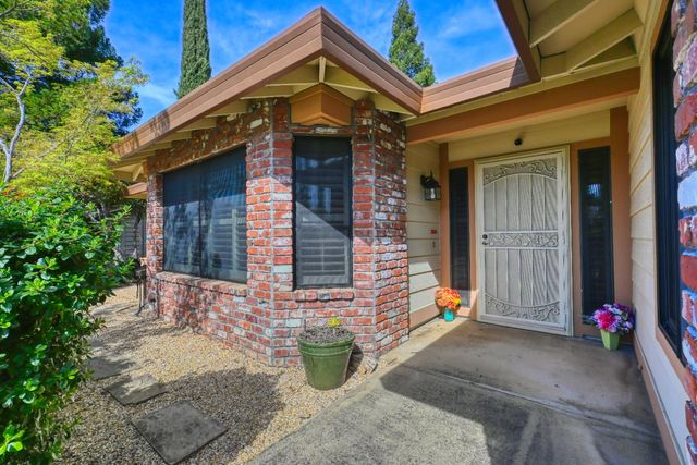 2535 Buckeye Dr, Rocklin, CA 95677