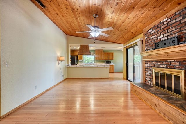 2535 Buckeye Dr, Rocklin, CA 95677