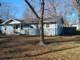 733 East Chestnut Street, Bolivar, MO 65613