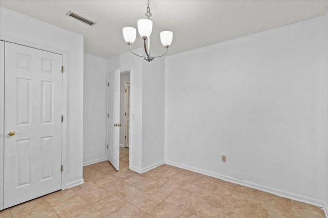 121 Woodleigh Rd, Dothan, AL 36305