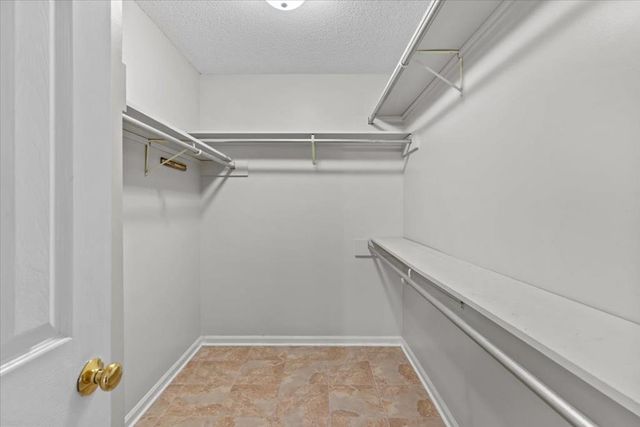 121 Woodleigh Rd, Dothan, AL 36305