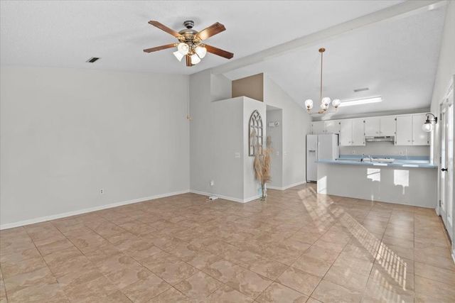 121 Woodleigh Rd, Dothan, AL 36305