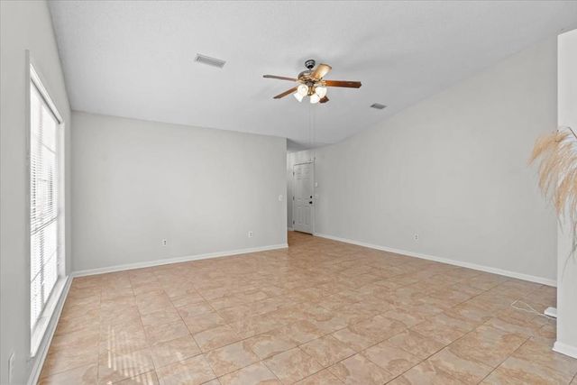 121 Woodleigh Rd, Dothan, AL 36305