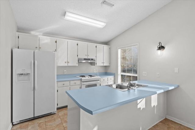 121 Woodleigh Rd, Dothan, AL 36305