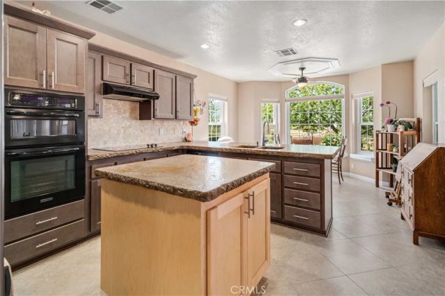 9251 Elizabeth Lake, Leona Valley, CA 93551