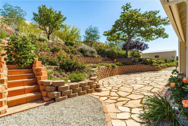 9251 Elizabeth Lake, Leona Valley, CA 93551