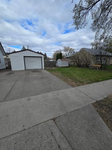 1426 13th Avenue S, Fargo, ND 58103