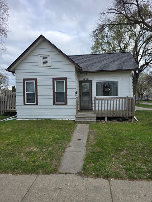 1426 13th Avenue S, Fargo, ND 58103