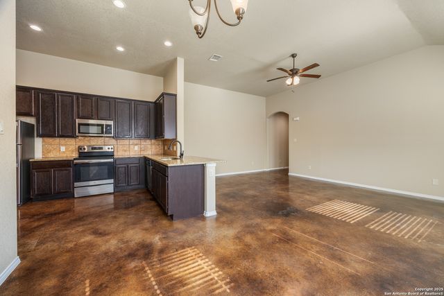 210 Ragsdale Way, New Braunfels, TX 78130