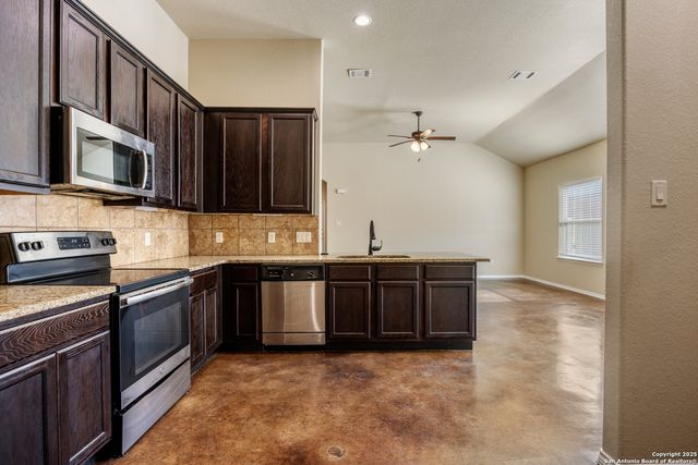 210 Ragsdale Way, New Braunfels, TX 78130