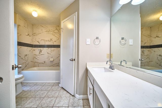 2314 Pebbledowne Circle, Sugar Land, TX 77478