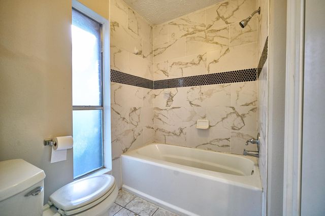 2314 Pebbledowne Circle, Sugar Land, TX 77478