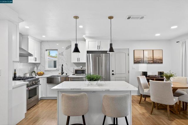 1891 Gilly Ln, Concord, CA 94518