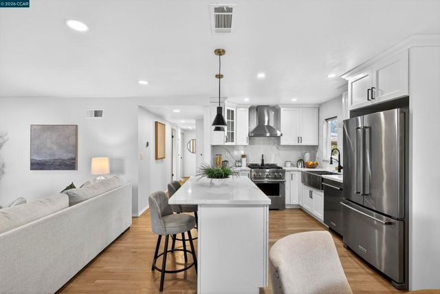 1891 Gilly Ln, Concord, CA 94518
