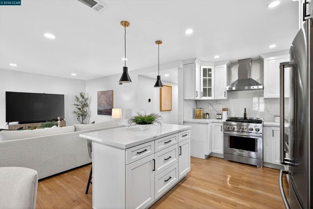 1891 Gilly Ln, Concord, CA 94518